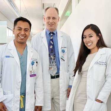 20 Happy 2020 surgeons consulting